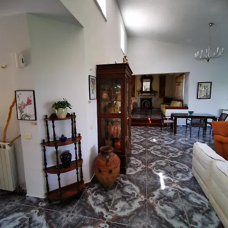 Semesterbostad Irene *